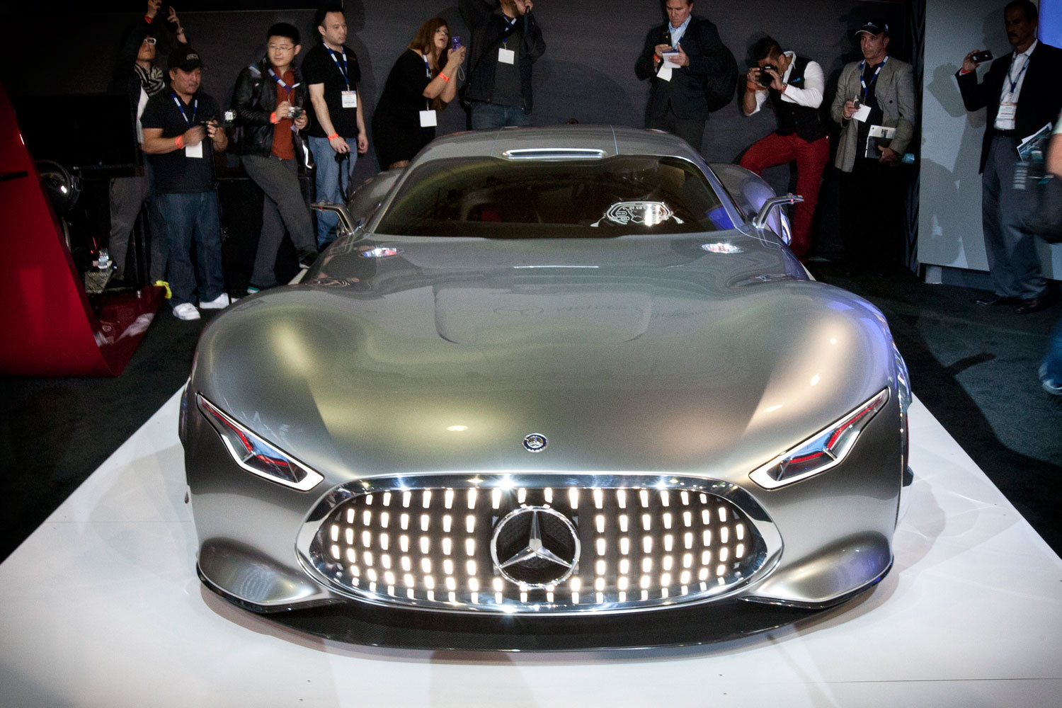 Mercedes-Benz-AMG-Vision-Gran-Turismo-front-02