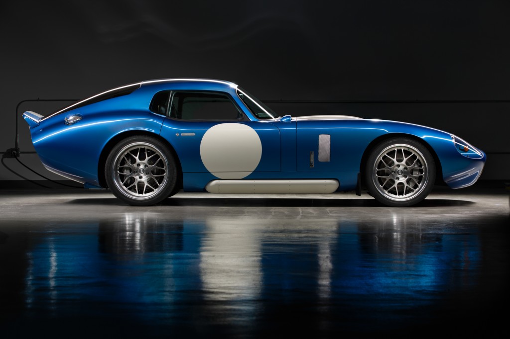 renovo-coupe_100476919_l