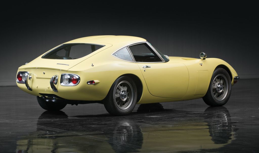 1967Toyota2000GT_02_2000 (1)