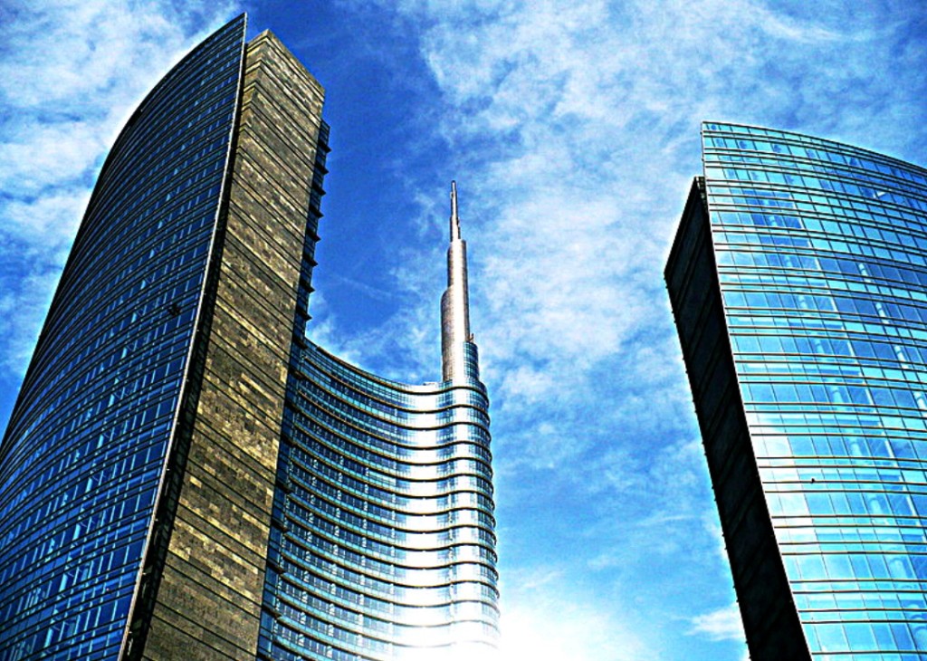 la-torre-unicredit-di-millano-01