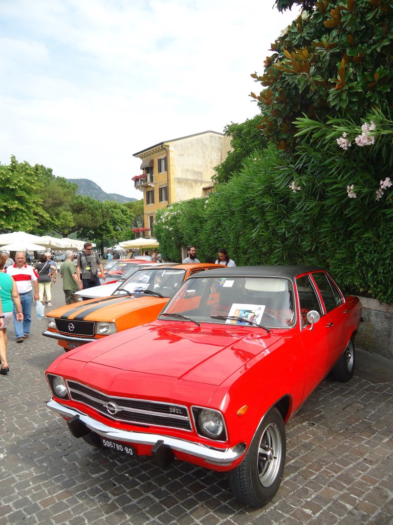 Ascona A 1600 SR 4 porte