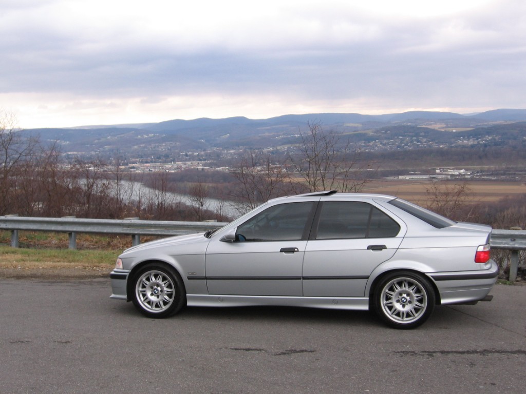 BMW_E36_sedan