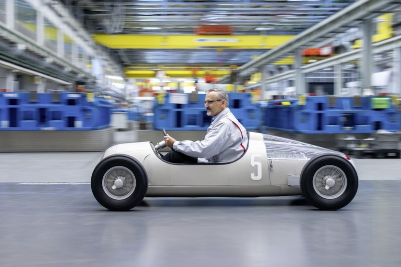 With a 3D printer, Audi Toolmaking has produced a model of the historical Grand Prix sports car “Auto Union Typ C” from the year 1936 on a scale of 1:2. For this purpose, a selective-sintering laser melted layers of metallic powder with a grain size of 15 to 40 thousandths of a millimeter. The process therefore allows the production of components with complex geometries, which with conventional methods could either not be produced or only with great difficulties.