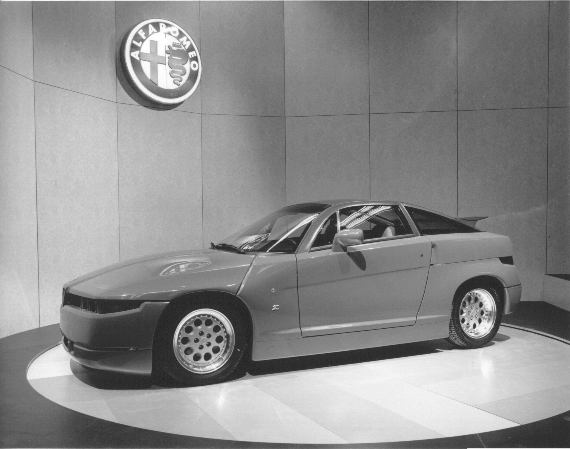 1989_Zagato_Alfa-Romeo_ES-30_01