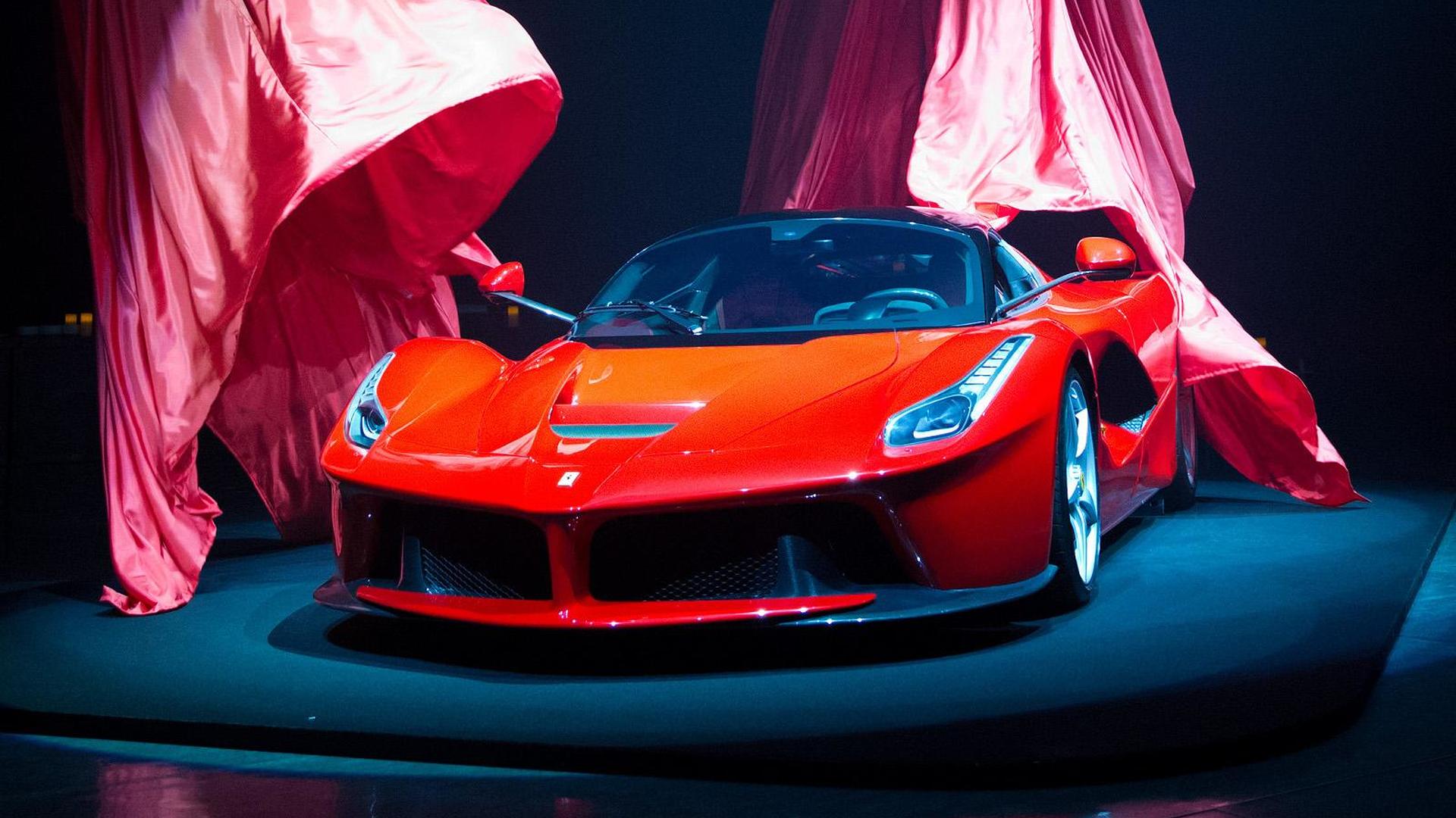 2013-413296-ferrari-laferrari-japanese-debut-31-05-20131