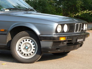 BMW 320i E30