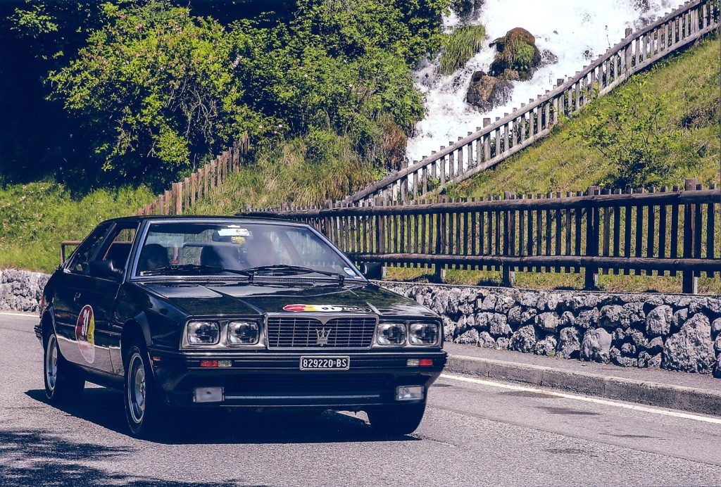 Maserati Biturbo alle Cascate di Rio Blanco Stenico0001