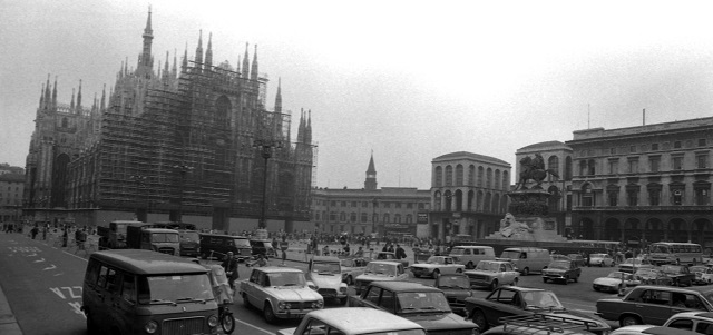 Auto Piazza Duomo Milano